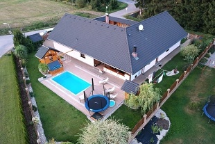 Nov objekt: Chalupa bazn a sauna - ambersk pahorkatina 8C-101