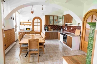 Chalupa s baz�nem - ��slav - Kutn� Hora