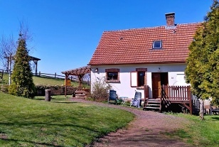 Nov objekt: Chalupa a vinn sklep - Broumovsk stny 8C-109