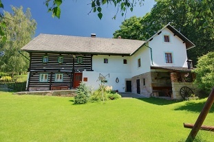 Stylov� chalupa a koupac� sud - Trosky - �esk� r�j