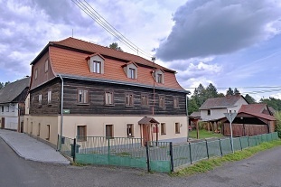 Nov objekt: Chalupa Luick hory - skaln hrad Sloup v echch 10C-045