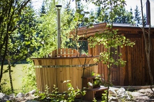 Glamping na vodě s wellness - Jindřichohradecko