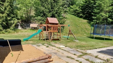 Rodinn� chalupa s baz�nem - Jizersk� magistr�la