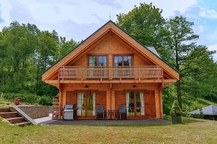 Nov� objekt: Roubenka u lesa - Kr�lick� Sn�n�k - Doln� Morava 2M-141