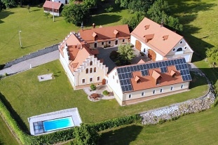 Nov� objekt: Wellness chalupa s baz�nem - u jezera Medard 4C-060