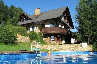 Chalupa s baz�nem - Krkono�e - Lys� hora