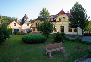 Penzion Posázaví s bazénem - hrad Pirkštejn