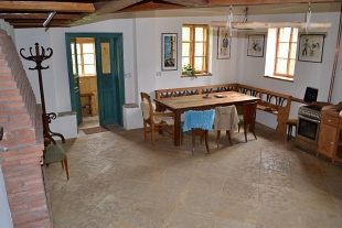 Jiho�esk� chalupa a uzav�en� dv�r - Slavonice