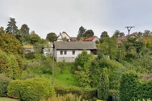 Chalupa u pramene �eky Odry - hrad Helf�t�n