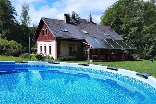 Nov objekt: Chalupa zahrada a bazn - esk vcarsko 10C-076