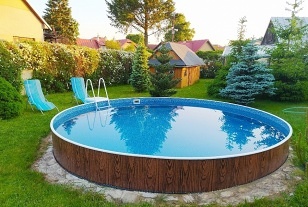 Chalupa s bazénem - Karlštejn - Vysočina