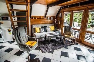 Chata s baznem u eky Lunice - Tborsko