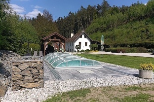 Chalupa s bazénem - Horní Bříza - Třemošná