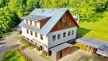 Nov objekt: Rodinn chalupa a koupac sud - ky a Detn 8C-188