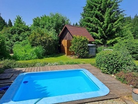 Chalupa s baz�nem - Lipensk� jezero - ji�n� �echy