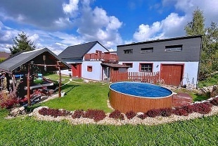 Chalupa s bazénem - výhled na Sněžku - Krkonoše