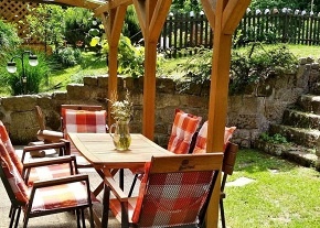 Chata u lesa �esk� r�j - hrad Trosky - Vald�tejn