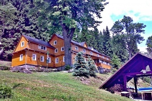 Nov� objekt: Horsk� chata vrch Zaklet� - CHKO Orlick� hory 8C-190