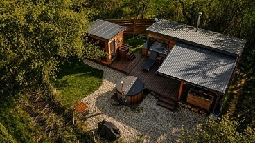 Recenze: Wellness glamping Plze�sk� pahorkatina - Radyn�