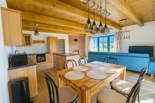 Chalupa s jezrkem - Novohradsk hory - Dobr Voda