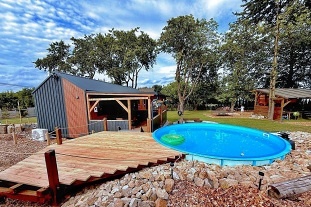 Recenze: Maringotka Les Krlovstv - Bl Temen