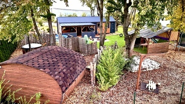 Chata s baznem - ZOO Dvr Krlov nad Labem