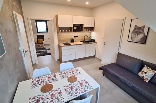 Chata vhled na Paseckou sla s jezrkem - Kvilda