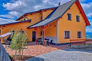 Nový objekt: Rodinná chalupa - apartmány - výhled na Lipno