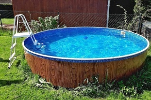 Chalupa s bazénem - u hradu Kost - Český ráj