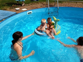 Polorouben� chalupa s baz�nem - Orlick� hory