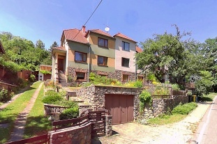 Rodinn� chalupa s baz�nem - Moravsk� Krumlov