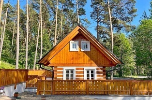 Roubenka u jezera - Lu�ick� hory - Je�t�d