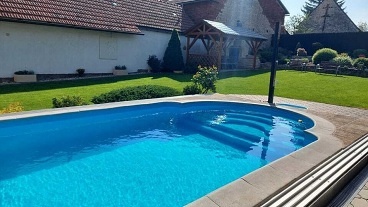 Chalupa s baznem - Koumberk - Toulovcovy Matale