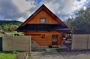 Nov� objekt: Vala�sk� chalupa - cyklostezka Be�va - Beskydy 3M-212