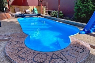 Nov objekt: Chalupa s baznem - hrad Perntejn - pehrada Vr 9C-012