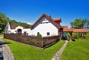 Nov� objekt: Jiho�esk� chalupa Zlat� Koruna - hrad D�v�� K�men 2C-331