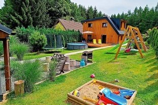 Chata pro rodiny - bazén, wellness - babyfriendly