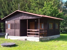 Chaty s baznem - zmek Loue - Nymbursko