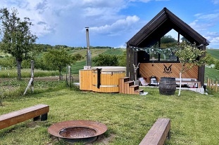 Chata a koupací sud - Hodonínsko - jižní Morava