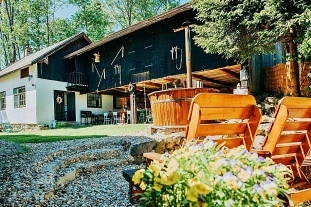 Rodinná chalupa a koupací sud - hrad Lipnice