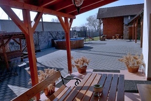 Nový objekt: Chalupa s bazénem - CHKO Pálava - Nové Mlýny 1M-305