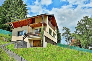 Nov objekt: Chata u hradu Vranov - Pantheon - esk rj 7C-173