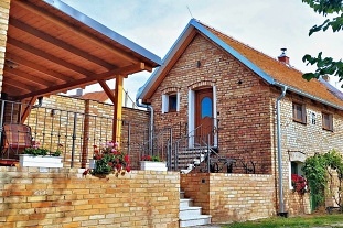 Nov objekt: Chalupa a vinn sklep - u pehrady Nov Mlny 1M-313