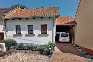 Chalupa Ch�iby - v��ivka a vinn� sklep - Buchlovice