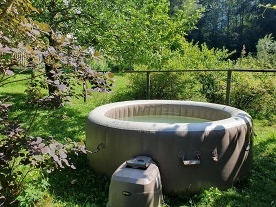 Chalupa a vířivka - Šluknovský zámek - Velký Šenov