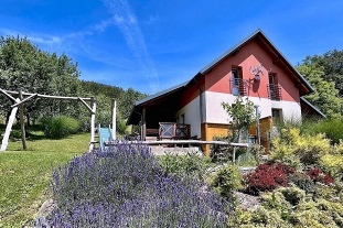 Chalupa a v��ivka - cyklostezka u Be�vy - Pustevny