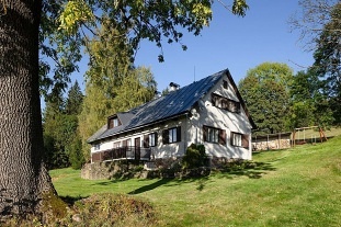 Rodinn� chalupa - baz�n a d�tsk� h�i�t� - ���ky