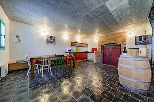 Chata a vinn� sklep - aquapark Hustope�e - P�lava