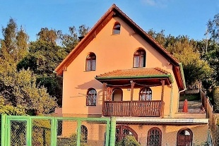 Nový objekt: Chata u cyklostezky a řeky Ohře - hrad Hazmburk