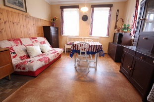 Chalupa s baznem na jinm svahu - Krkonoe